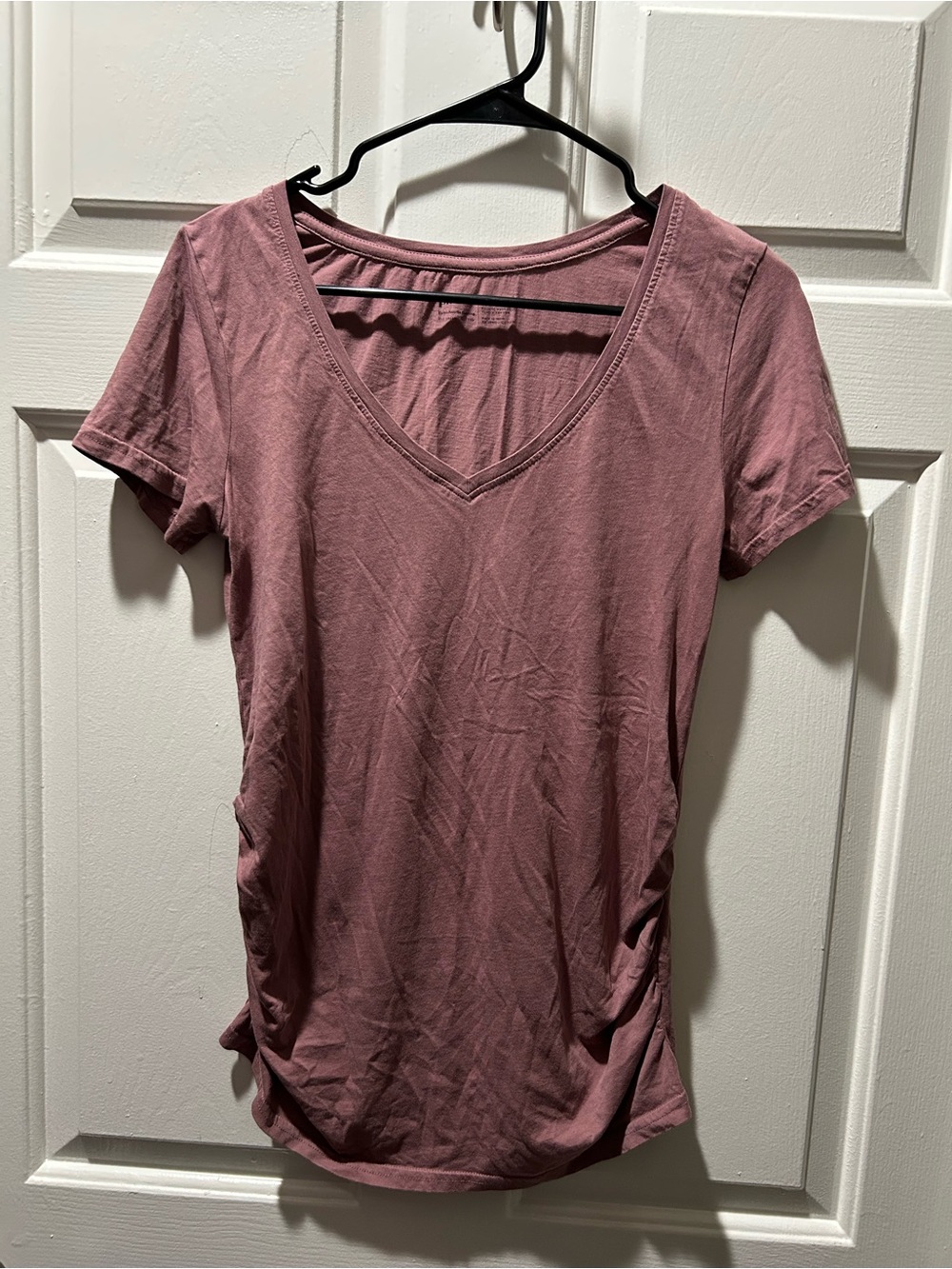 Pact Women's V-Neck Short Sleeve Shirred Maternity Tee in Dusty Mauve